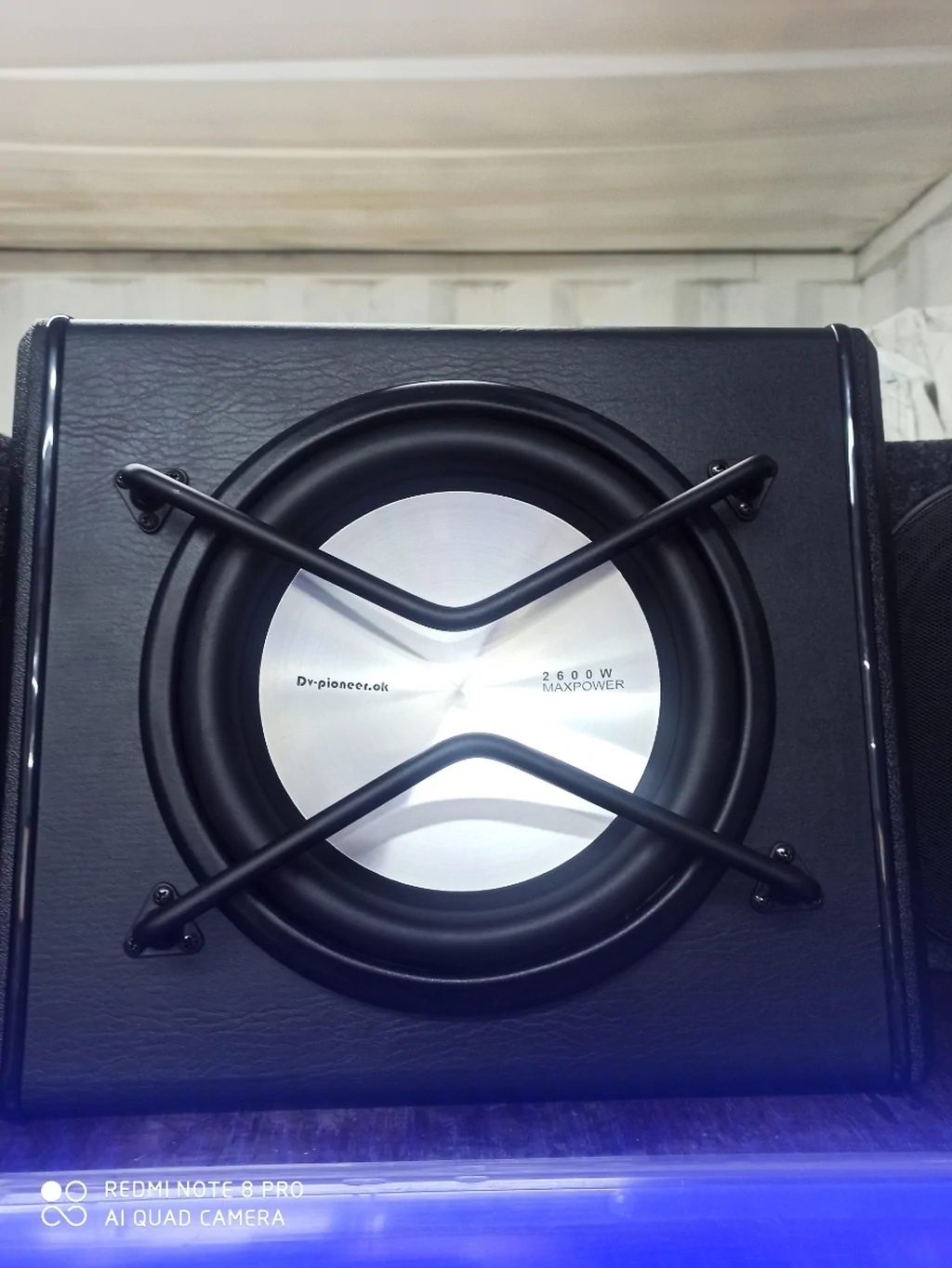 Активный сабвуфер со встроенным усилителем