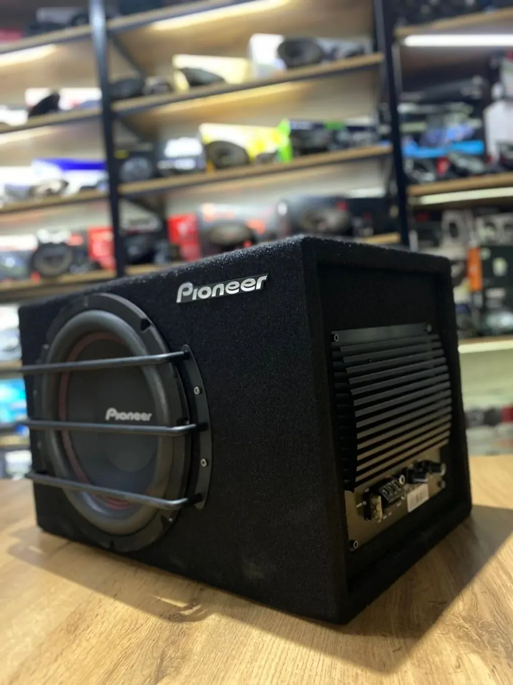 Pioneer сабвуфер 25см 8дюймов